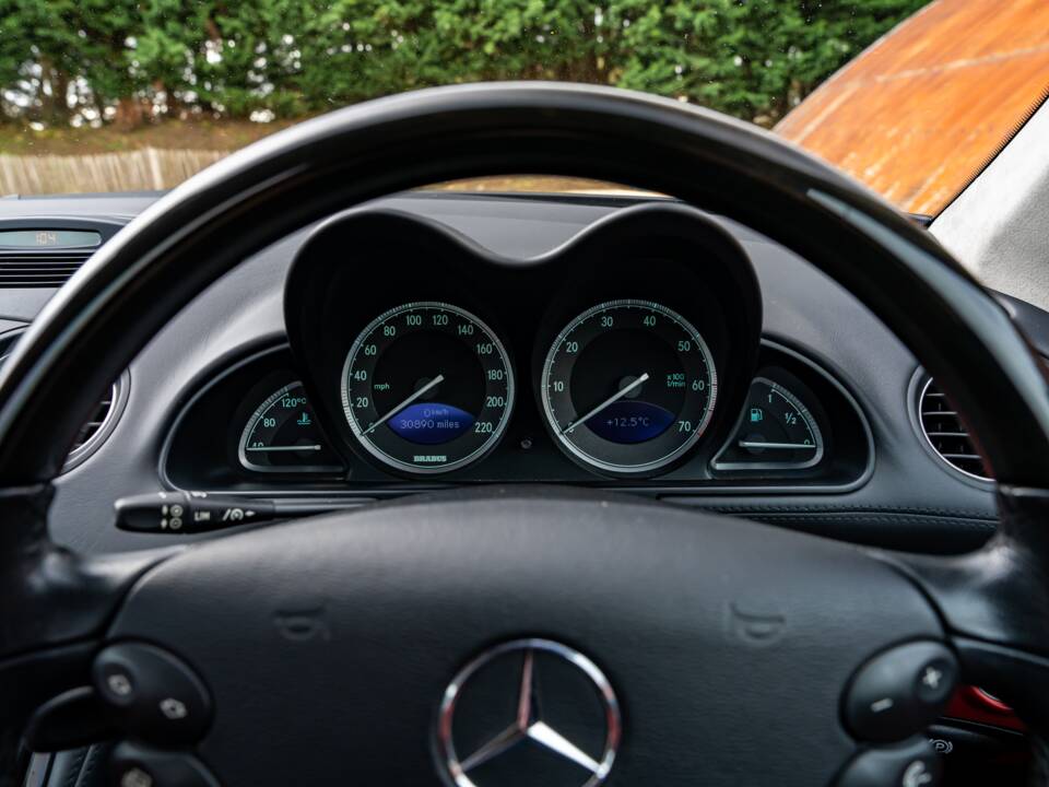 Image 11/47 of Mercedes-Benz SL 600 (2004)