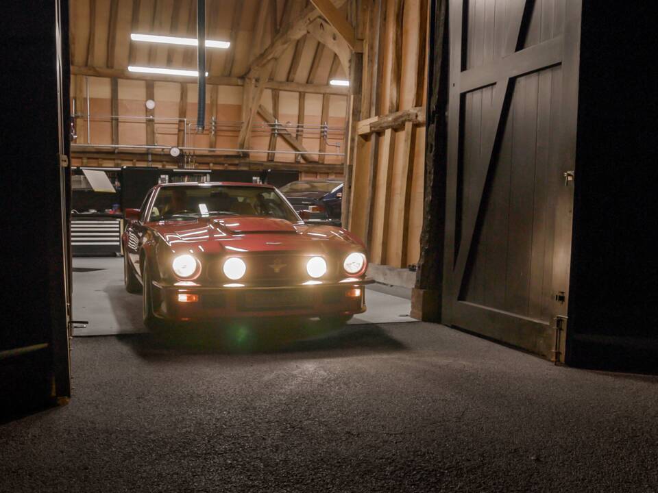 Afbeelding 62/62 van Aston Martin V8 Vantage X-Pack (1987)
