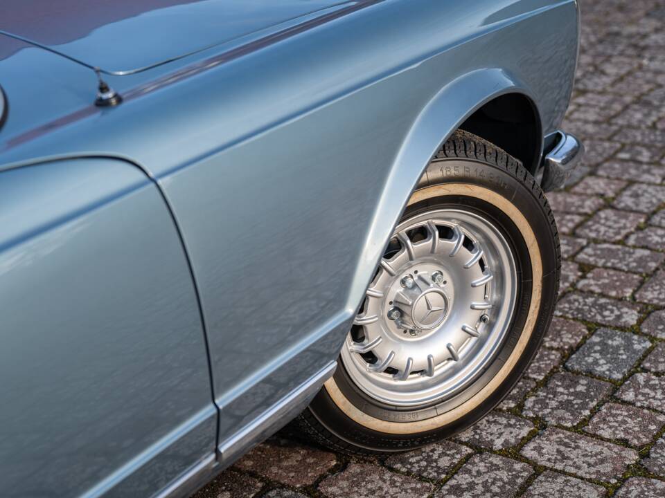 Bild 2/69 von Mercedes-Benz 230 SL (1967)