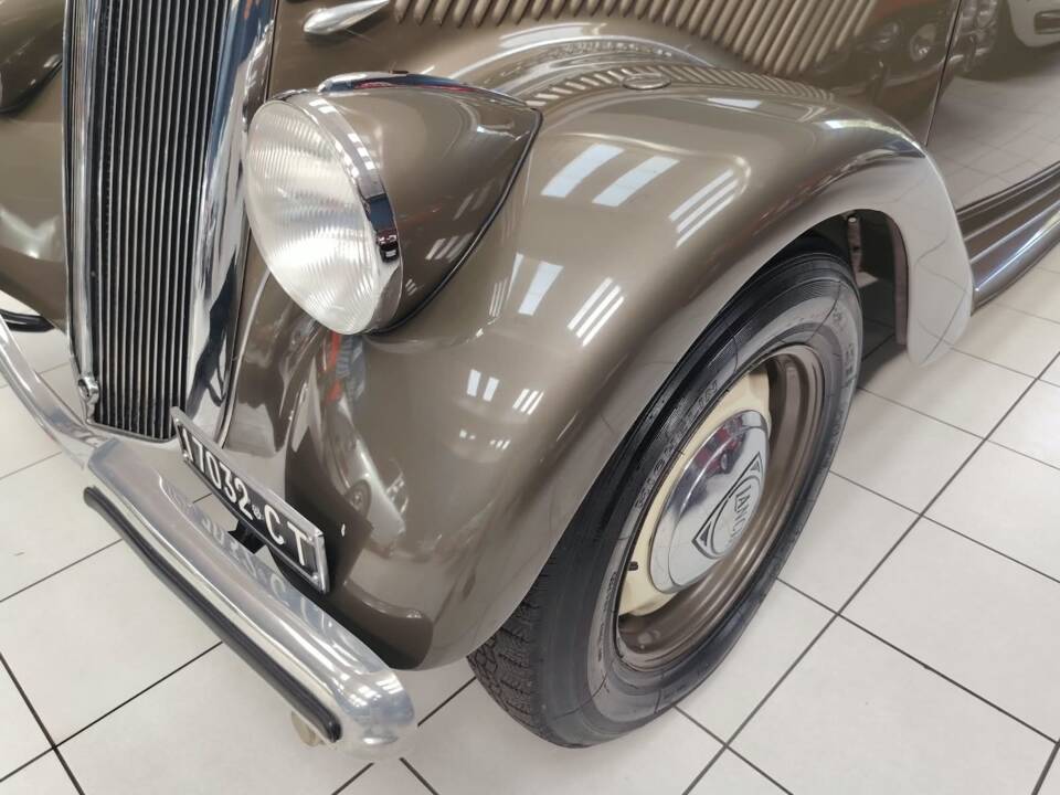 Image 17/77 de Lancia Aprilia (1949)