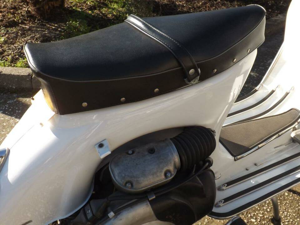 Image 31/40 de Piaggio Vespa 160 GS (1964)