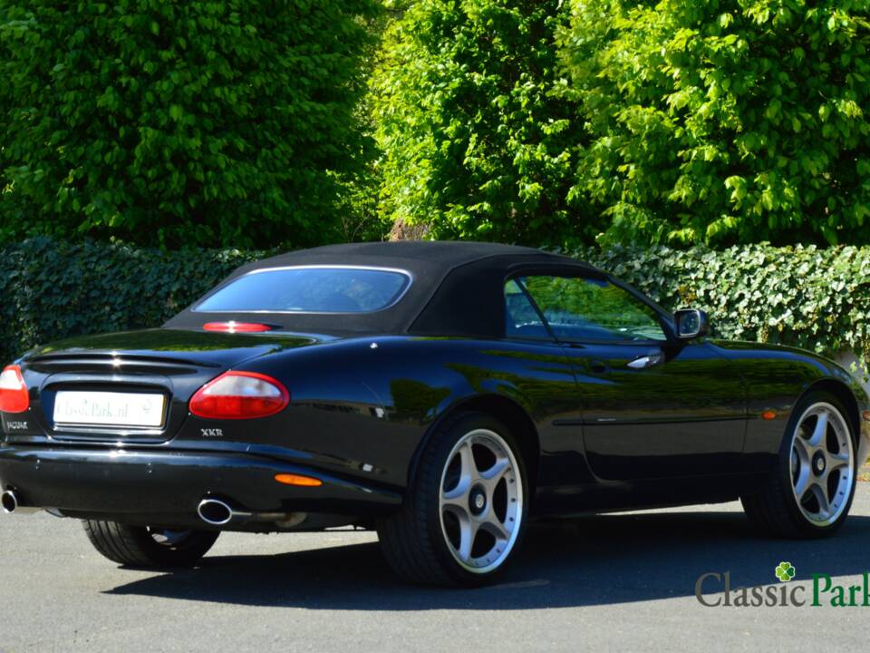Afbeelding 21/50 van Jaguar XKR (2000)