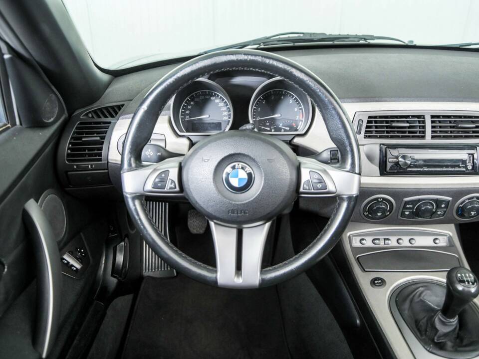 Bild 8/50 von BMW Z4 2.5i (2004)