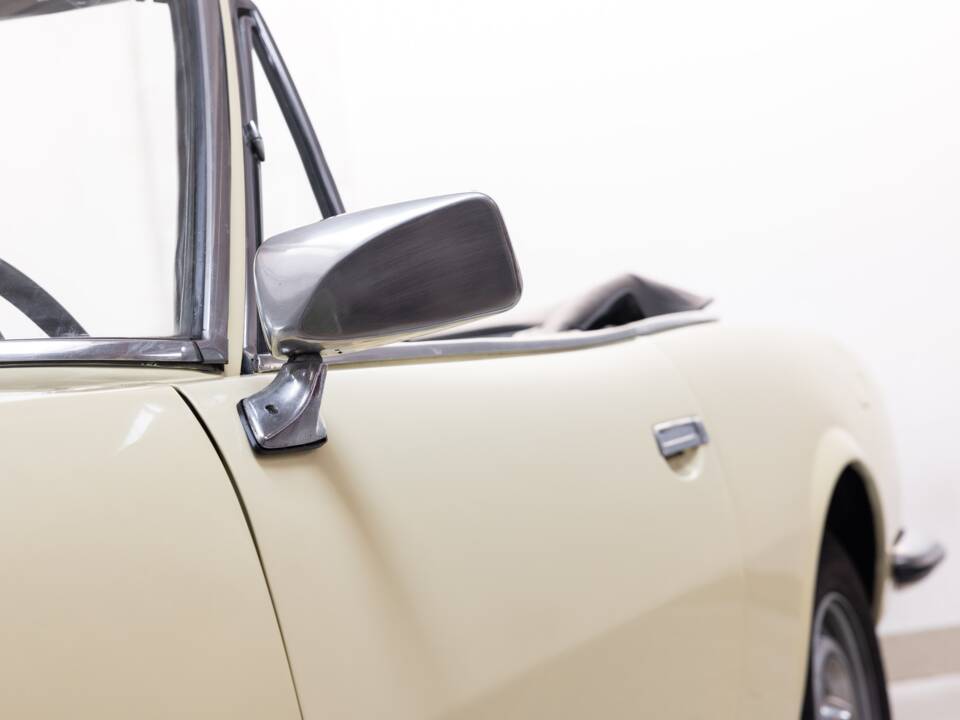 Imagen 22/28 de Peugeot 504 V6 Convertible (1975)