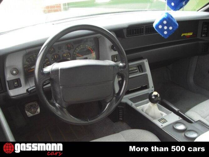 Afbeelding 3/15 van Chevrolet Camaro RS Coupé (1992)