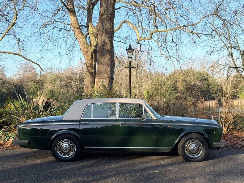 Immagine 5/50 di Rolls-Royce Silver Shadow II (1979)