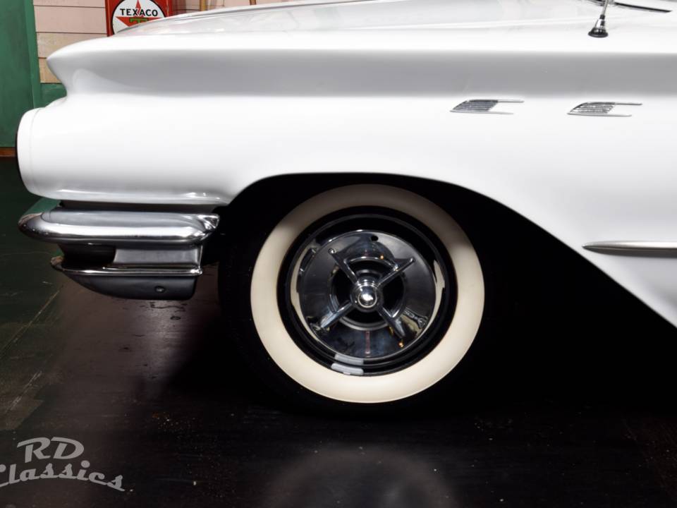 Image 42/47 of Buick Le Sabre Convertible (1960)