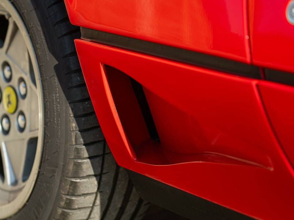 Afbeelding 27/50 van Ferrari 208 GTS Turbo (1986)