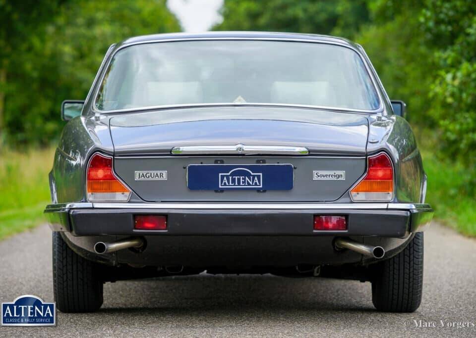 Image 53/57 de Jaguar XJ 12 (1986)