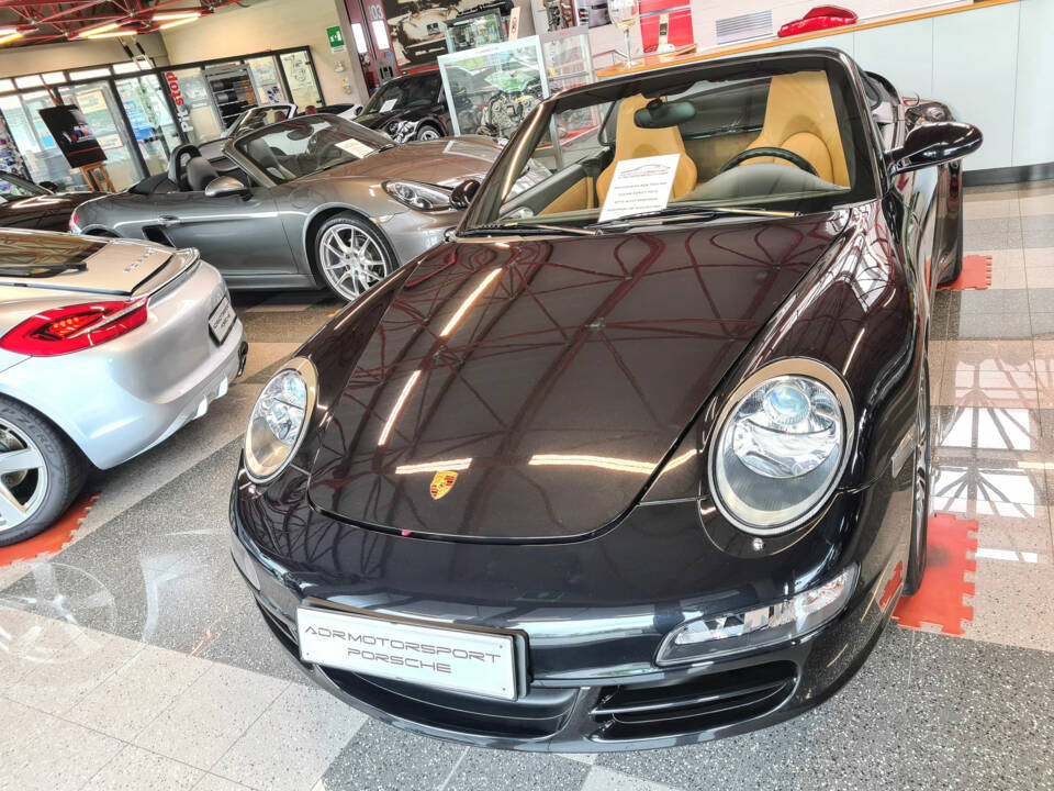 Immagine 3/17 di Porsche 911 Carrera 4S (2007)