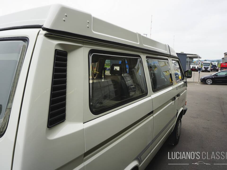 Afbeelding 17/64 van Volkswagen T3 Westfalia Joker 1.6 TD (1989)