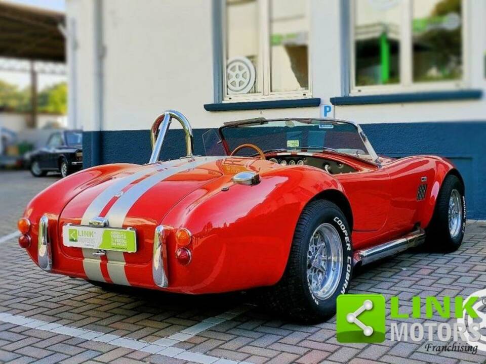 Image 5/10 de AC Cobra Replica (1966)