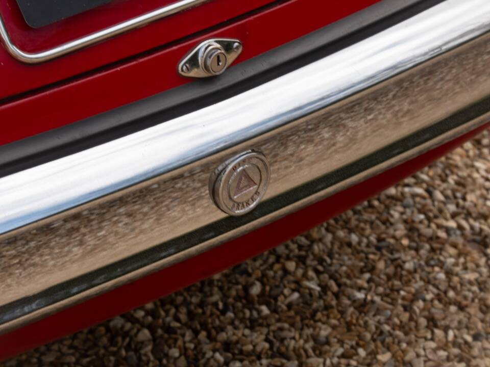 Image 44/50 of Jaguar Mk II 3.8 (1964)