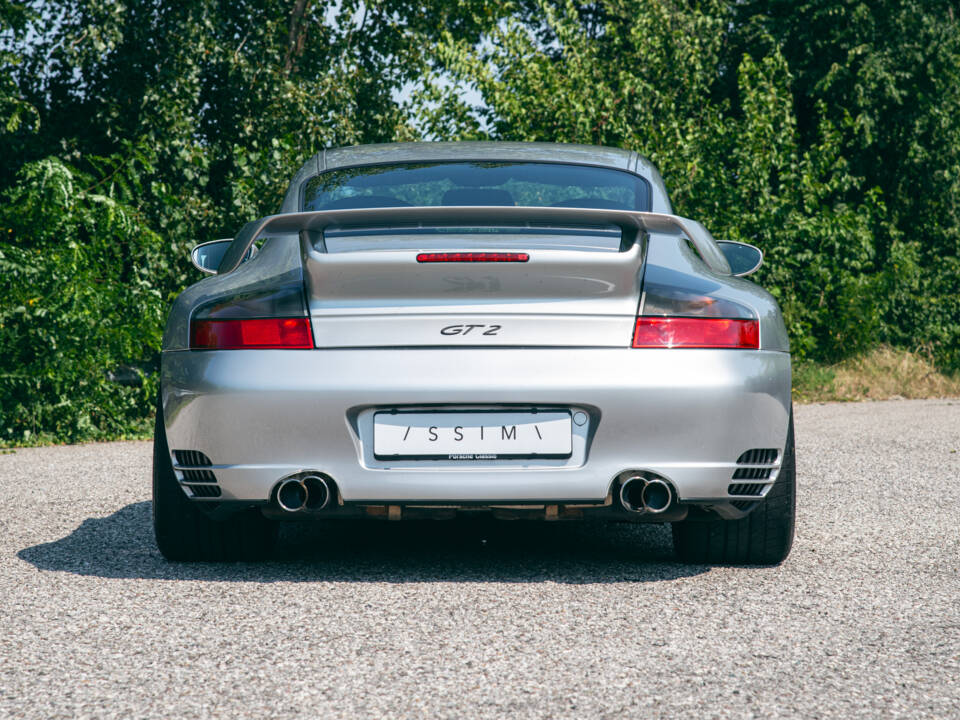 Image 8/80 of Porsche 911 GT2 (2001)