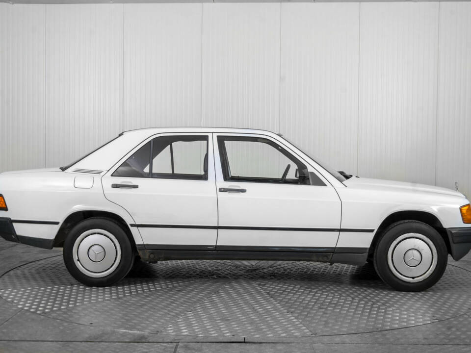 Immagine 10/50 di Mercedes-Benz 190 D (1985)