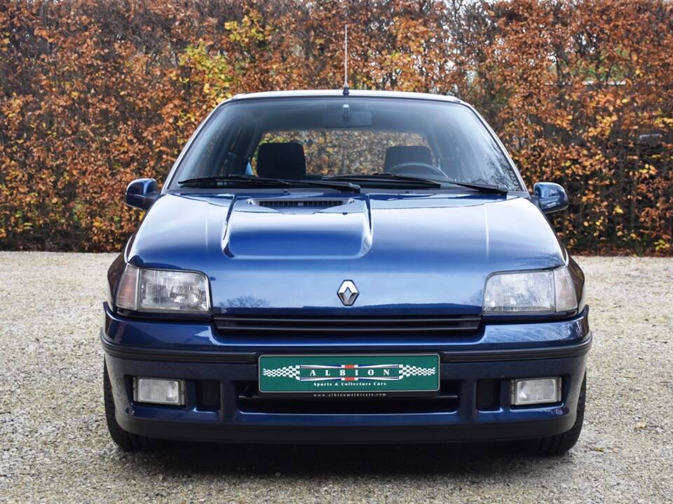 Bild 4/37 von Renault Clio I Williams (1994)