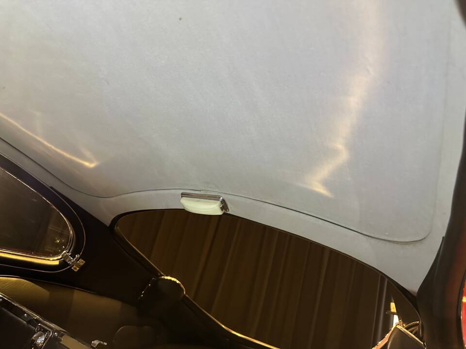 Afbeelding 51/95 van Jaguar XK-E (1970)