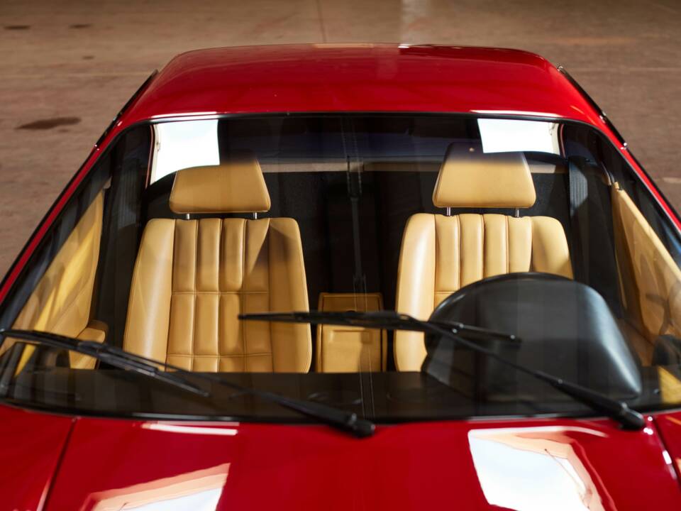 Image 43/79 of Ferrari 328 GTB (1985)