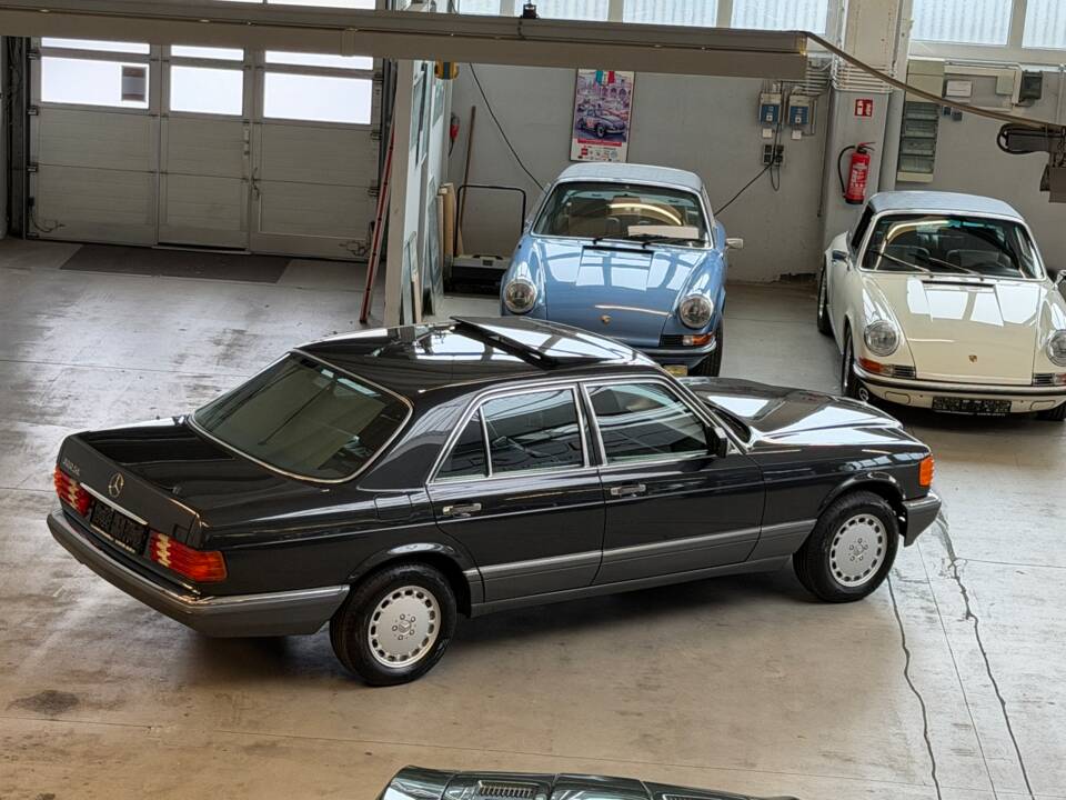 Bild 2/46 von Mercedes-Benz 300 SE (1990)