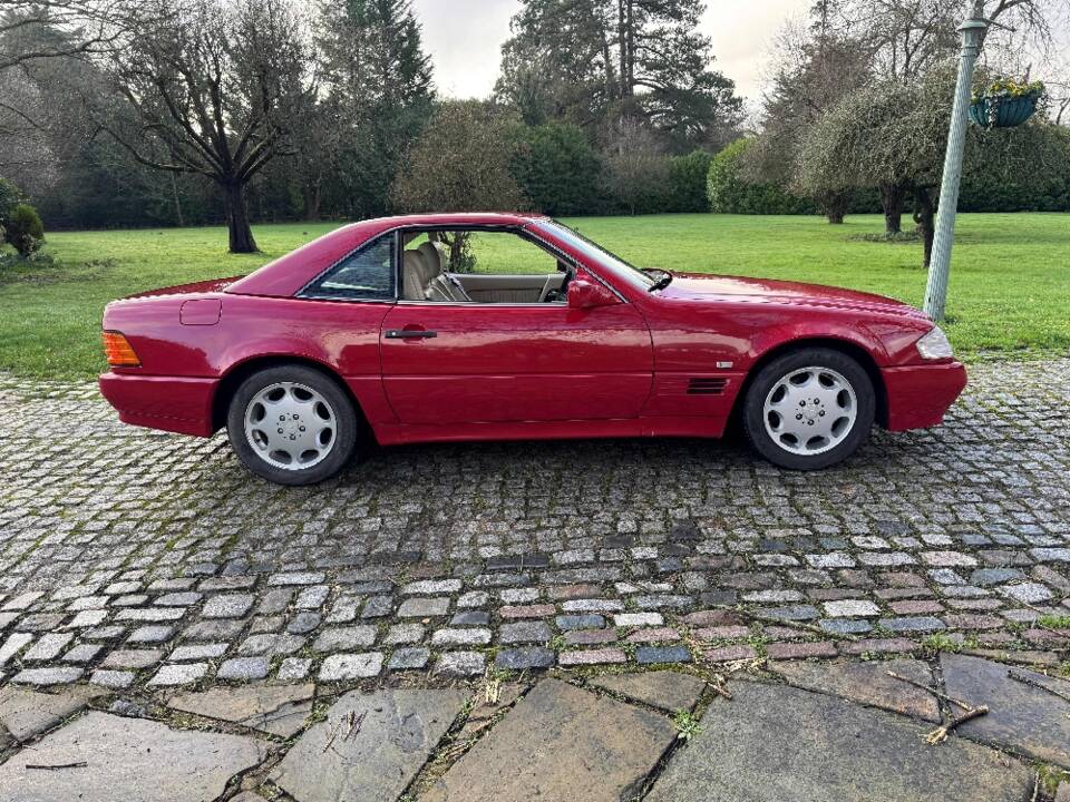 Image 12/30 of Mercedes-Benz SL 280 (1994)