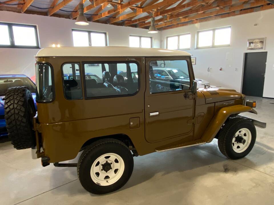 Bild 3/67 von Toyota Land Cruiser BJ 42 (1981)