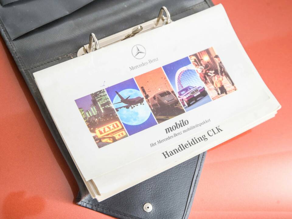 Image 46/50 of Mercedes-Benz CLK 430 (1999)