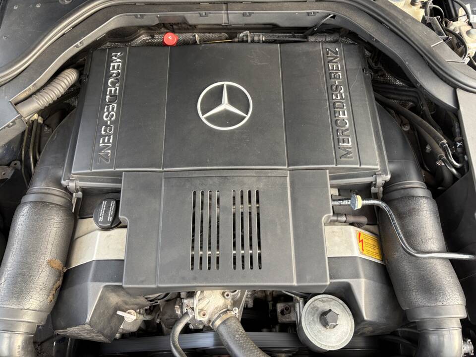 Immagine 21/28 di Mercedes-Benz 400 SE (1992)