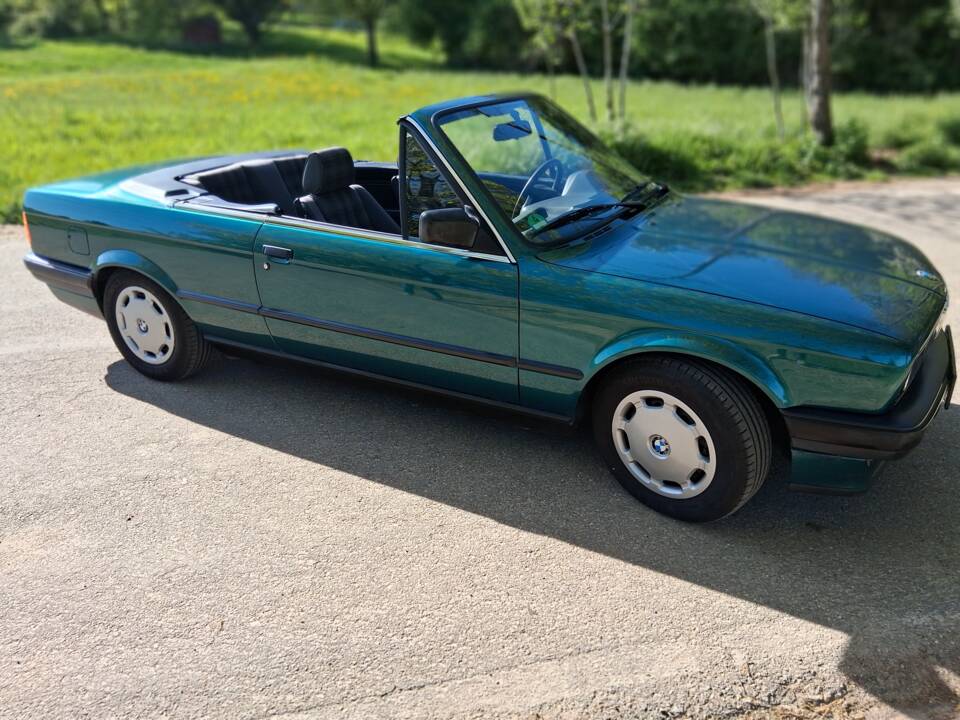Image 2/18 of BMW 318i (1992)