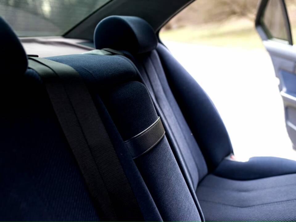 Image 7/55 of BMW 525ix (1993)