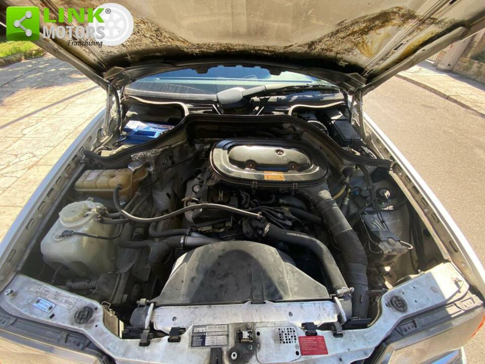 Bild 46/48 von Mercedes-Benz 200 E (1991)