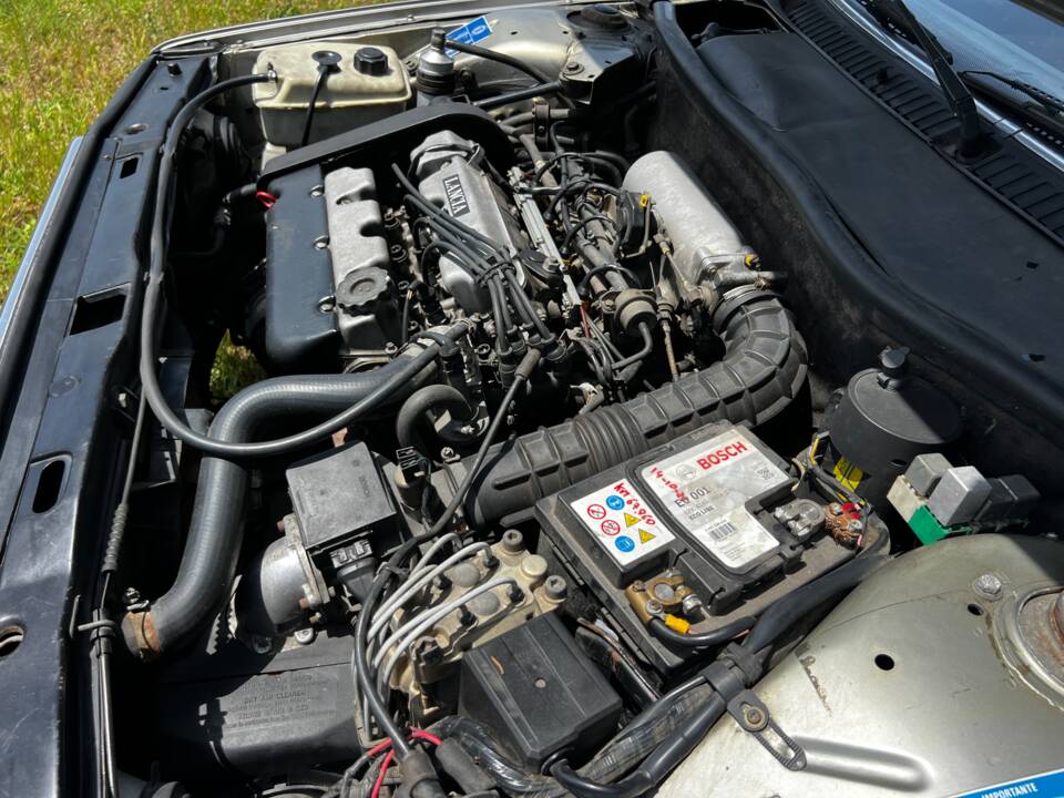 Afbeelding 77/81 van Lancia Thema I.E. (1986)