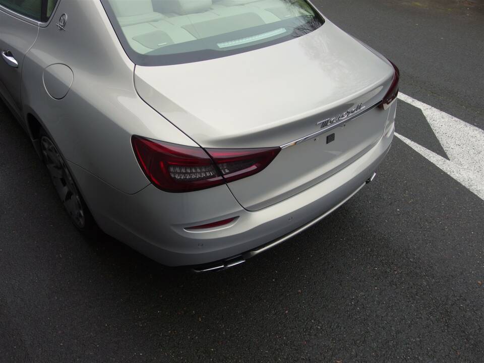 Image 13/90 of Maserati Quattroporte GTS (2013)