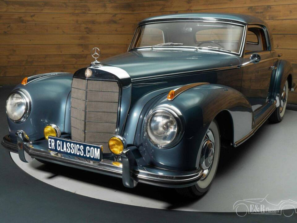 Image 19/31 of Mercedes-Benz 300 S (1953)