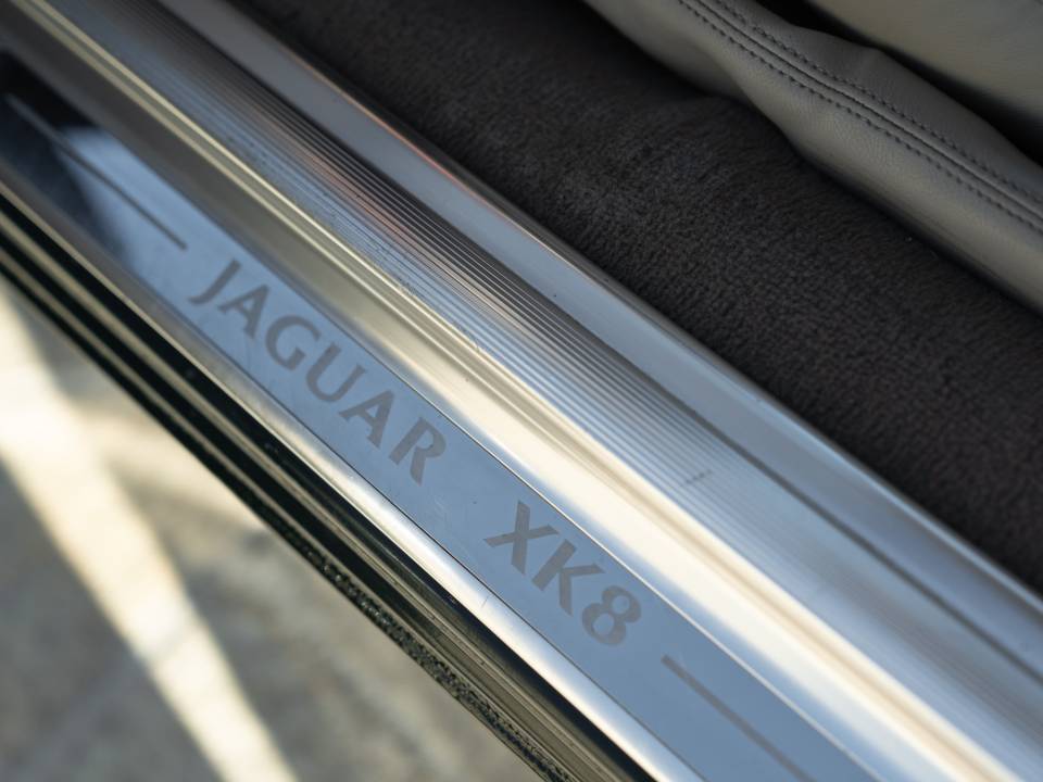 Bild 43/47 von Jaguar XK8 4.0 (1998)