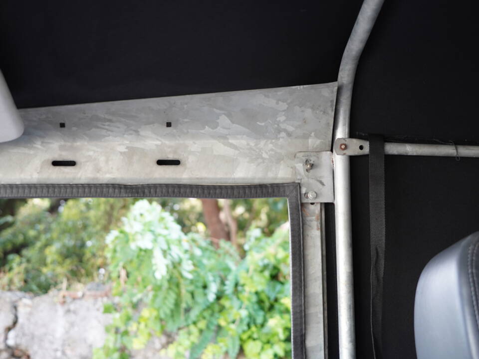 Bild 64/97 von Land Rover Defender 90 Td5 (2000)