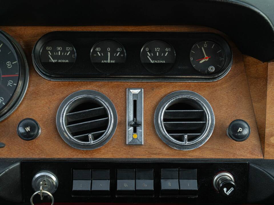 Bild 39/50 von Ferrari 330 GT 2+2 (1964)