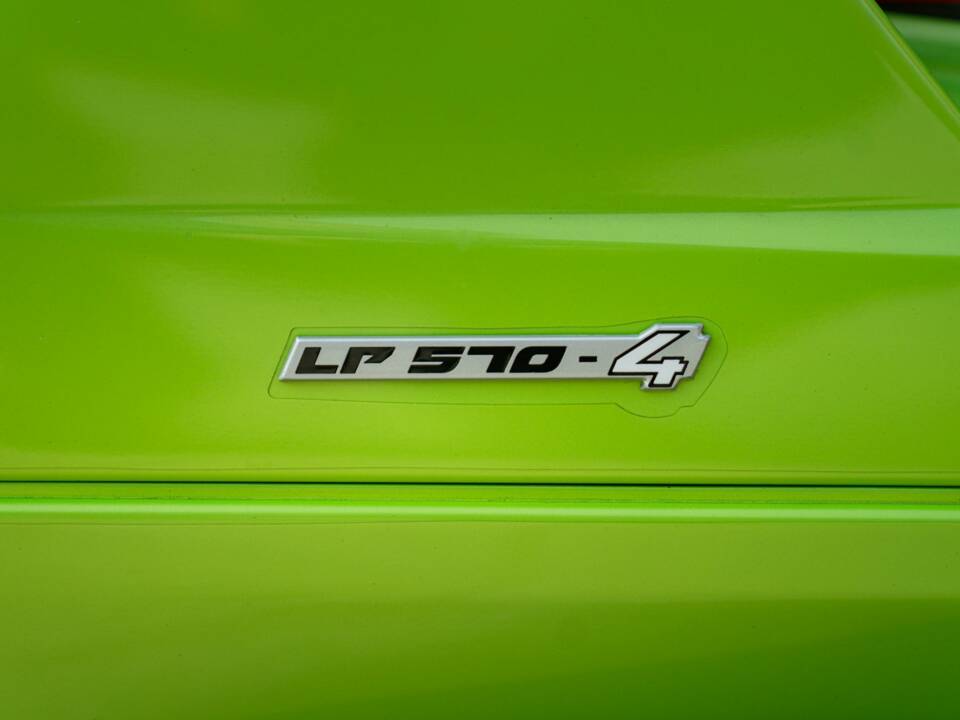 Image 46/50 of Lamborghini Gallardo LP 570-4 Superleggera (2011)