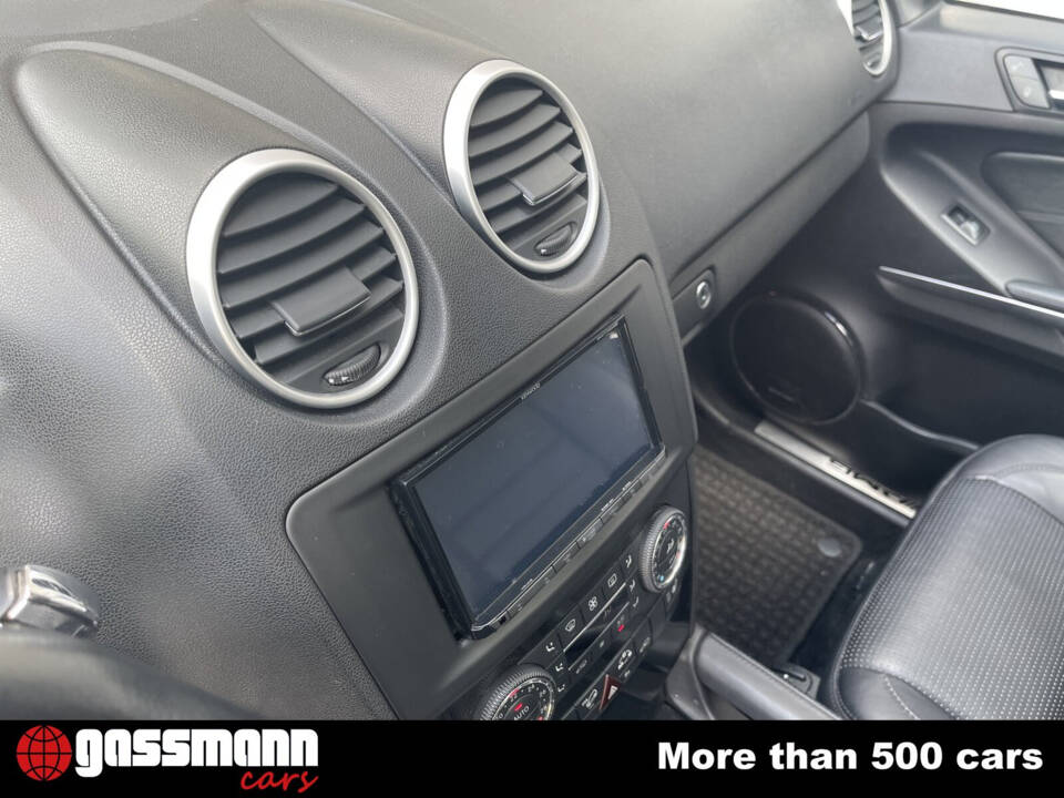 Bild 13/15 von Mercedes-Benz ML 63 AMG (2006)