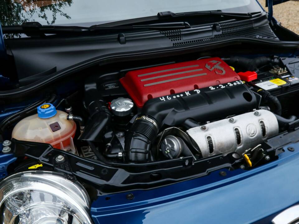Image 33/50 of Abarth 595 Cabrio Italia (2011)