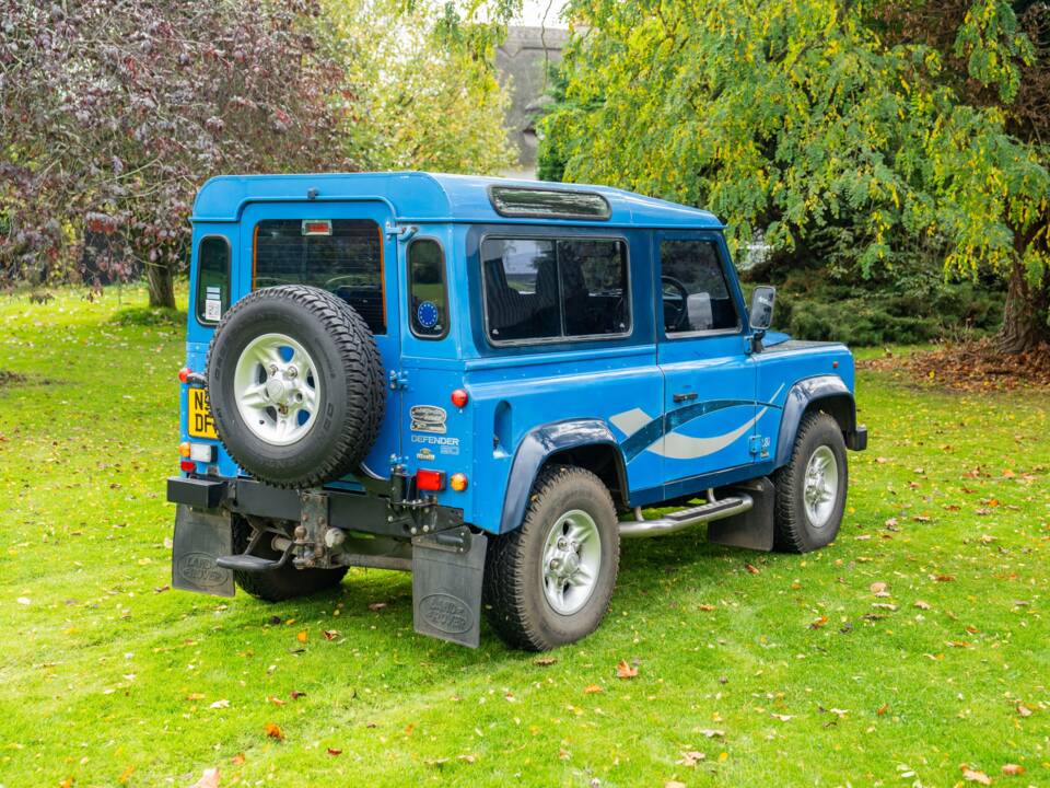 Image 16/50 of Land Rover Defender 90 "50th Anniversary" (1998)