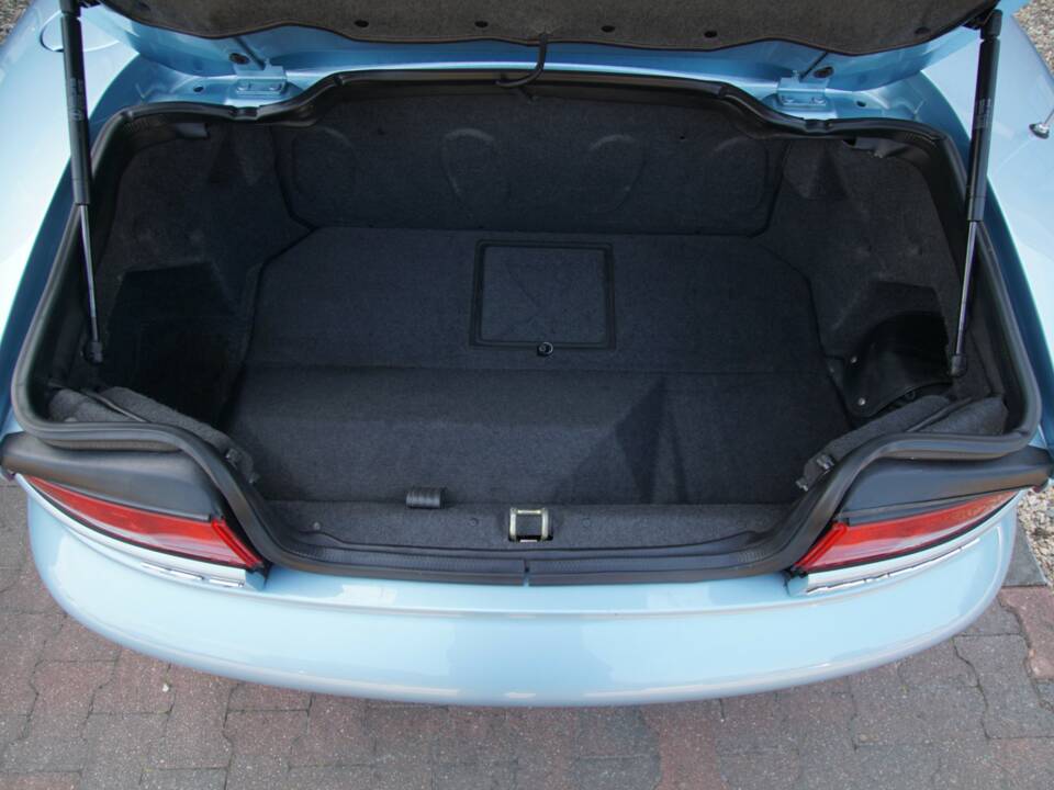 Image 21/50 of Aston Martin DB 7 Vantage Volante (2000)