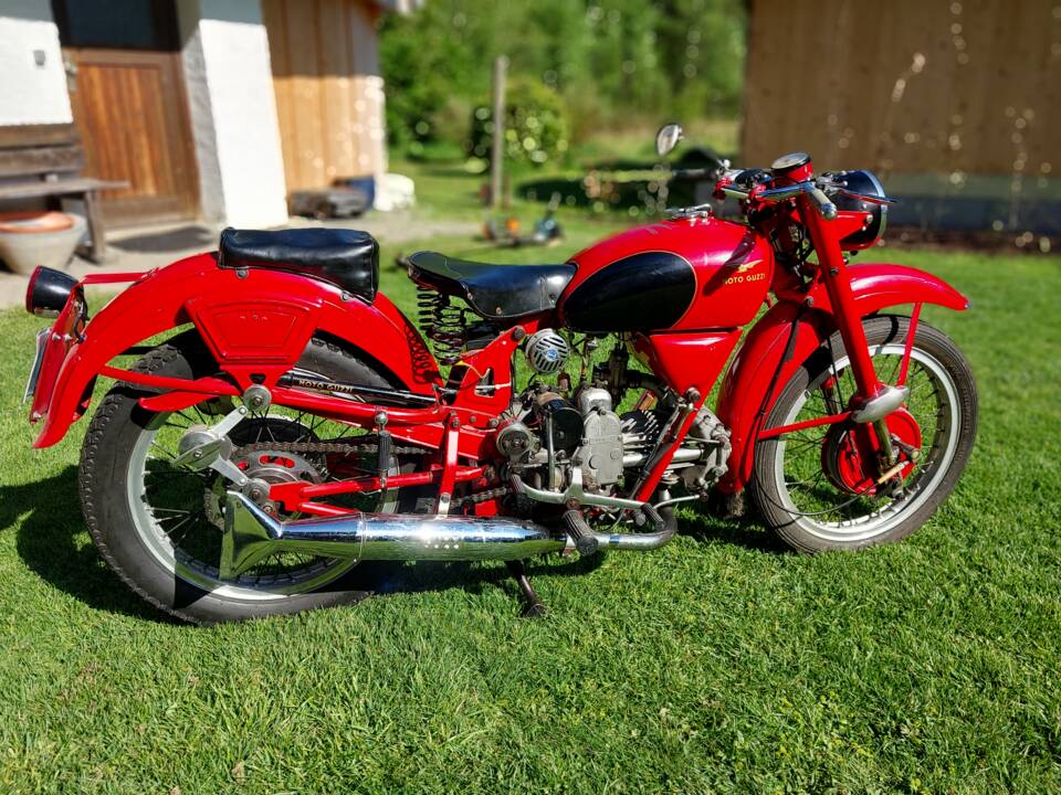 Image 5/10 of Moto Guzzi DUMMY (1954)