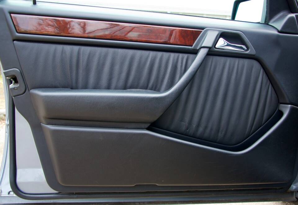 Bild 23/32 von Mercedes-Benz 280 TE (1993)