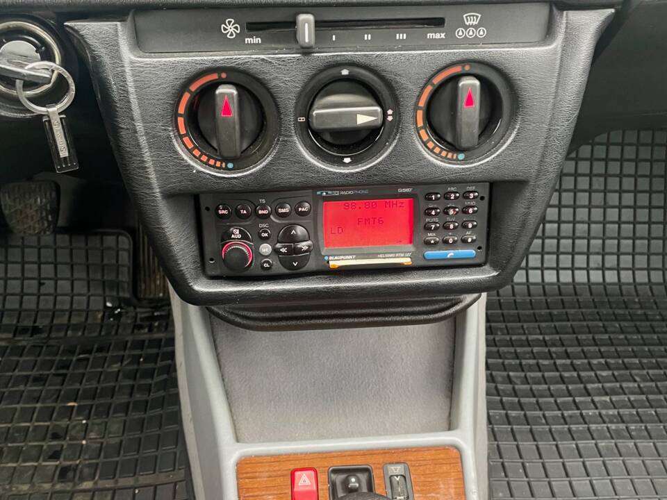 Bild 7/12 von Mercedes-Benz 190 D 2.5 (1990)
