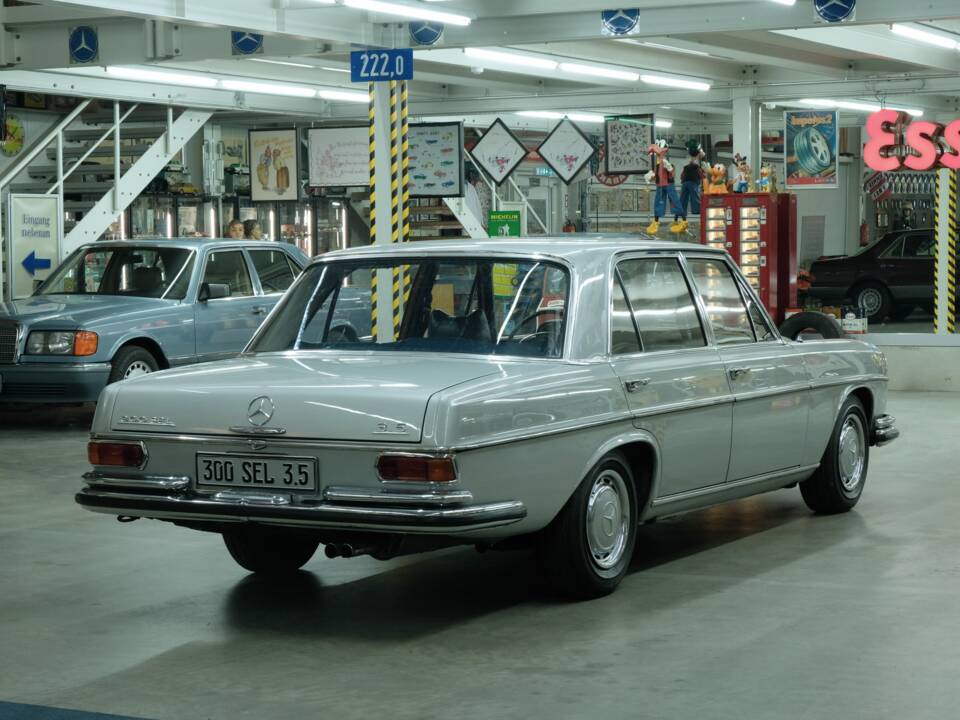 Image 11/50 of Mercedes-Benz 300 SEL 3.5 (1972)