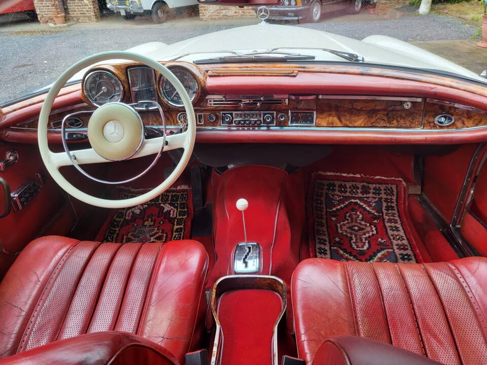 Imagen 22/49 de Mercedes-Benz 250 SE (1966)