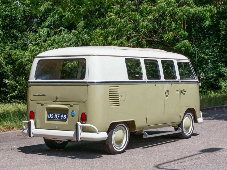 Image 5/8 of Volkswagen T1 minibus (1965)