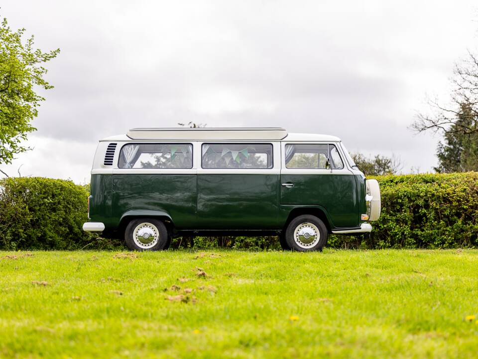 Image 22/50 of Volkswagen T2 Brasil Camper (1972)
