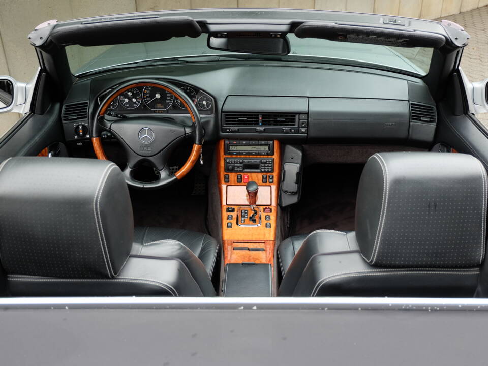 Bild 28/63 von Mercedes-Benz SL 320 &quot;Final Edition&quot; (2001)
