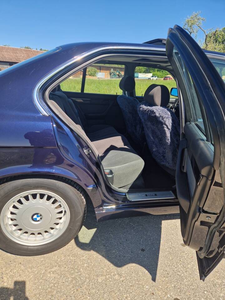Afbeelding 18/18 van BMW 520i (1994)